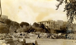 1939 - İnönü Stadı'nın yapımı sırasında Has Ahırlar'ın yıkımı...